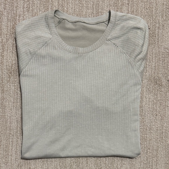 lululemon athletica Other - Lululemon Men's Size XL Tan Metal Vent Tech Short Sleeve Athletic Stretch Top
